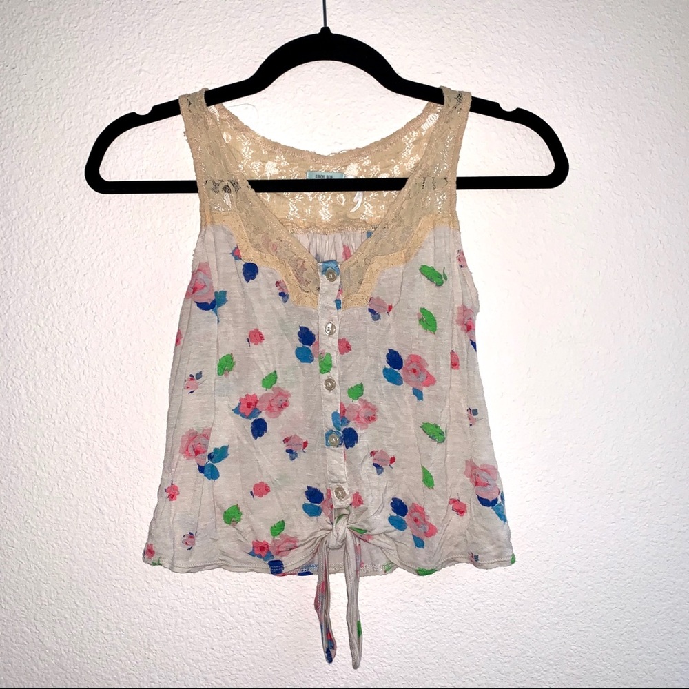 ‼️SOLD‼️💐LACE & FLORAL TANK TOP💐